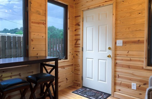 Madison House | Extremely clean! Dog Freindly Bungalow one block to Main Street