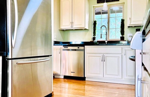 Sudden Valley House | Extremely Spacious Modern House with Amazing Amenities.