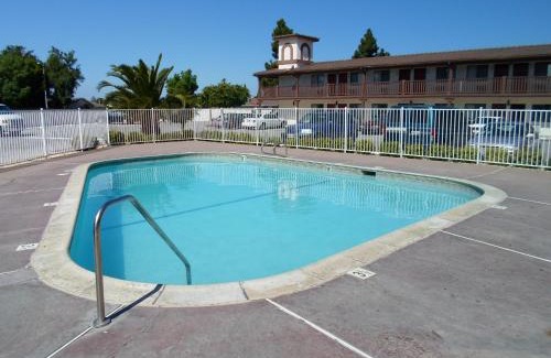 Newark Hotel | EZ 8 Motel Newark