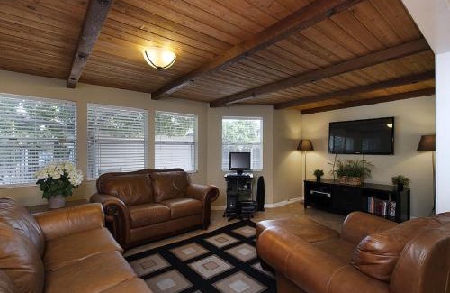 Hermosa Village House | F-21 Castle House 1