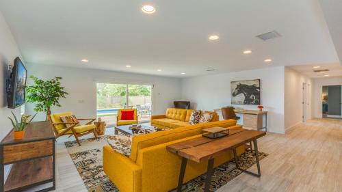 Hermosa Village House | F-27 Carnelian