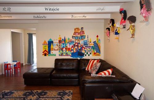 Hermosa Village House | F-30 Small World
