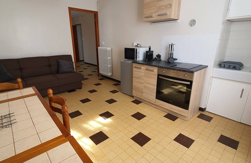 Orange Apartment | F2 air-conditioned condominium with swimming pool