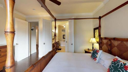 Poipu Villa | F211 Second Floor 3-bedroom Poolside Lanai