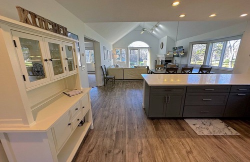 Bretton Woods House | F26 Renovated golf course townhouse within walking distance of Mount Washington Hotel, Dog Friendly!