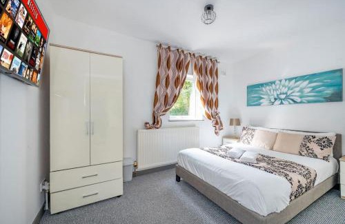 Leeds Apartment | *F2GH* for your most relaxed & Cosy stay + Free Parking + Free Fast WiFi *