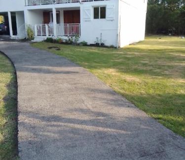 Mahaut Apartment | F3 Meublé de Charme dans un écrin naturel en bas de Villa