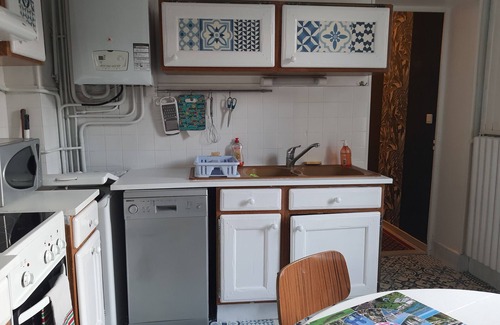 Cœur de Ville Apartment | F3 on the 1st floor, 2 bedrooms ideal for spa guests, tourists,