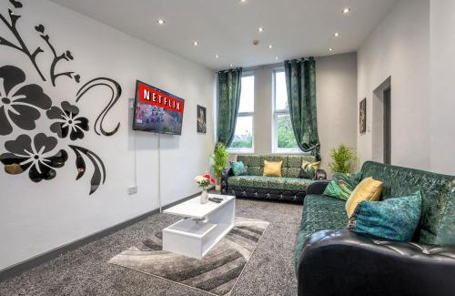 Leeds Apartment | *F4GH for your most relaxed & Cosy stay + Free Parking + Free Fast WiFi *