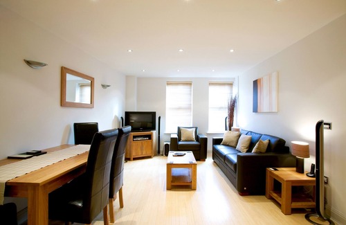 Newbury Apartment | Fab 2 Bed 2 Bath apt w/parking Pelican Hse Newbury
