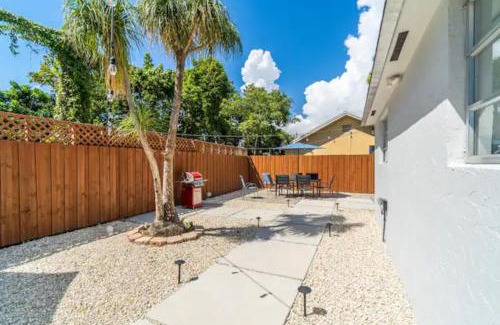 Buena Vista House | Fab 4BR Twin Villas Near Design District and Wynwood