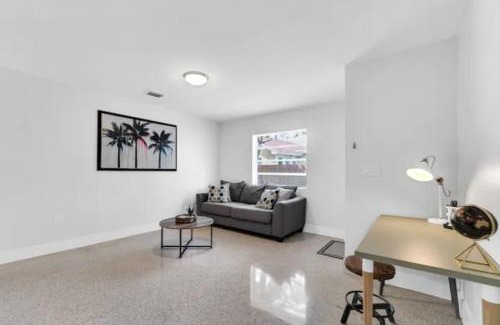 Buena Vista House | Fab 4BR Twin Villas Near Design District and Wynwood