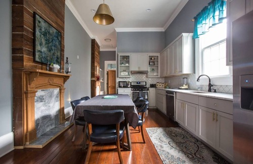Irish Channel House | Fab Roomy Irish Channel Pad off Magazine Street