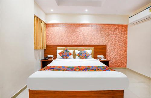 Andheri Hotel | FabExpress Alive - Nr Juhu Beach