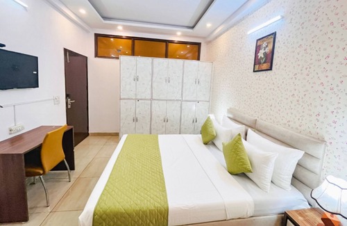 Noida Hotel | FabExpress Comfirt inn