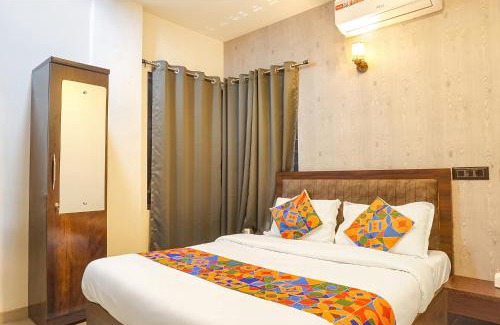 Baner Hotel | FabExpress Corporate Hub - Nr Manipal Hospitals Baner