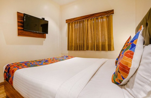 Santacruz Hotel | Fabexpress Deluxe Residency