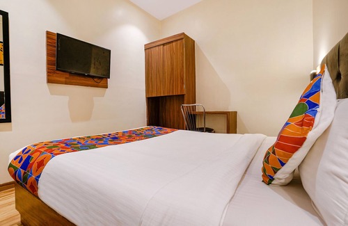 Santacruz Hotel | Fabexpress Deluxe Residency