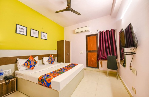 New Delhi Hotel | Fabexpress Dream Palace I