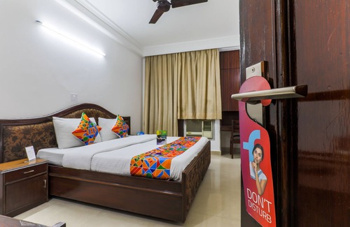 Noida Hotel | FabExpress Hemkunt Mansion