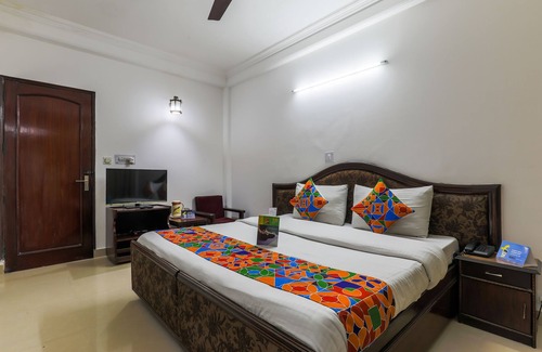 Noida Hotel | FabExpress Hemkunt Mansion