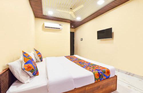 Ujjain Hotel | FabExpress Himansh - About a minute walk to Mahakaleshwar Jyotirlinga