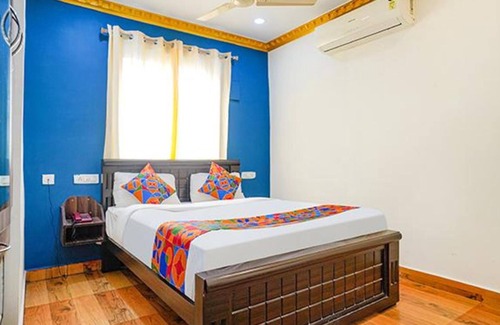 T Nagar Hotel | Fabexpress Lloyds Inn