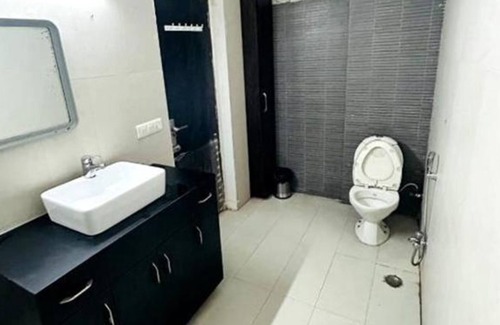 Greater Kailash Hotel | Fabexpress Luxury Home Stay