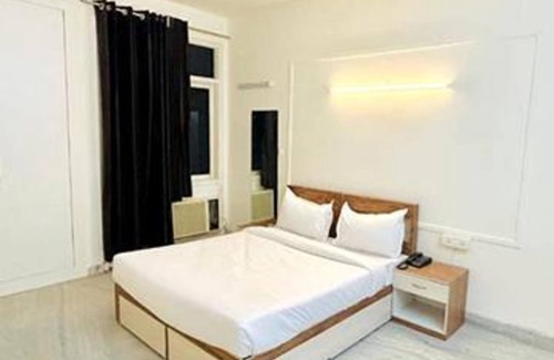 Greater Kailash Hotel | Fabexpress Luxury Home Stay
