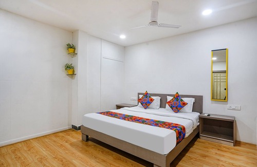 Banjara Hills Hotel | Fabexpress Luxury Inn