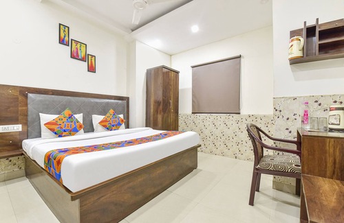 Paltan Bazaar Hotel | Fabexpress Mohan Vilas Residency