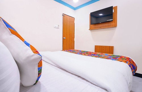 Malad West Hotel | Fabexpress Raj Palace