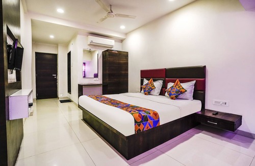 Nashik Road Hotel | Fabexpress Raj Tourist