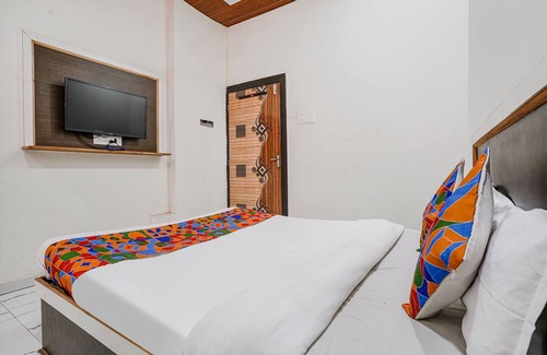 Nashik Hotel | Fabexpress Sai Lodging I