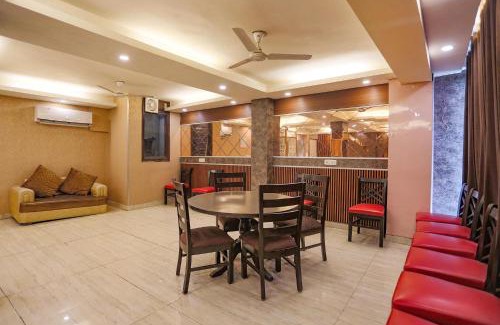 Okhla Hotel | FabExpress The Paradise - Nr Apollo Hospital