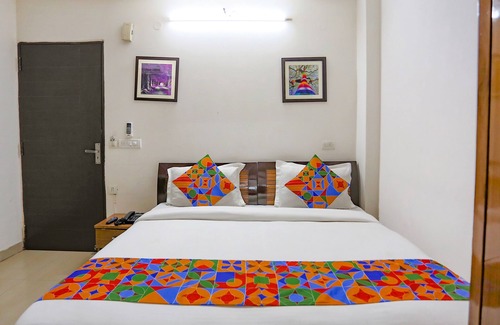 Okhla Hotel | Fabexpress The Paradise