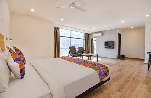 Hinjawadi Hotel | FabHotel Alpha Center
