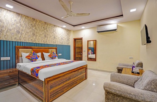 Vasundhara Hotel | Fabhotel Angel Pink Residency