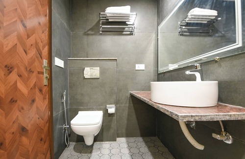 Kaushambi Hotel | Fabhotel Angel Pink The Premium