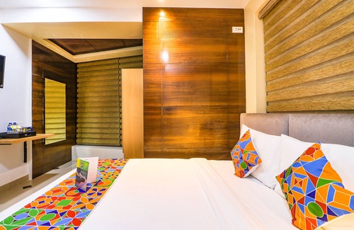 Kolkata Hotel | FabHotel Azure Sky