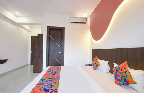 Faridabad Hotel | Fabhotel Black Pepper
