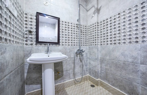 Sahibabad Hotel | Fabhotel Black Stone Palace