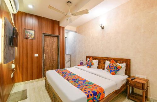 Munirka Hotel | FabHotel Blu Lagoon Inn - Max Super Speciality Hospital and Select Citywalk Mall