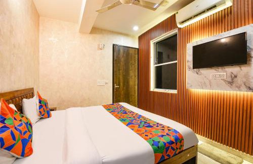 Munirka Hotel | FabHotel Blu Lagoon Inn - Max Super Speciality Hospital and Select Citywalk Mall