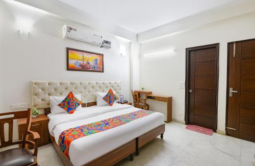 Gurugram Hotel | FabHotel Comfy Cottage