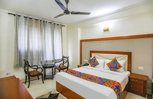 Chittaranjan Hotel | Fabhotel Corporate Park