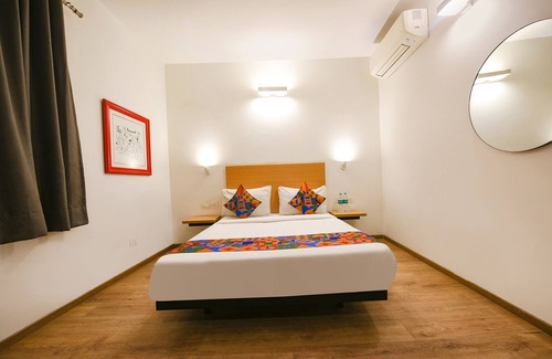 Faridabad Hotel | Fabhotel Crown Inn