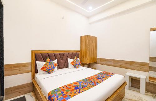 Vrindavan Hotel | FabHotel Devi Heritage - 2 kms from Shri Banke Bihari Mandir