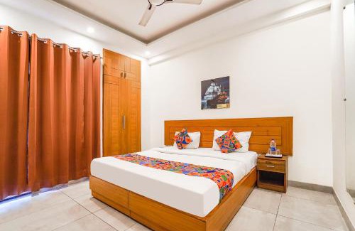 Sector 31 Hotel | FabHotel Emoji Stays