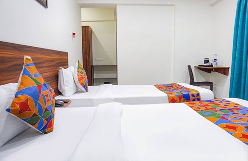 Hadapsar Hotel | Fabhotel Everest Inn